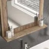 miroir de salle de bain et étagère