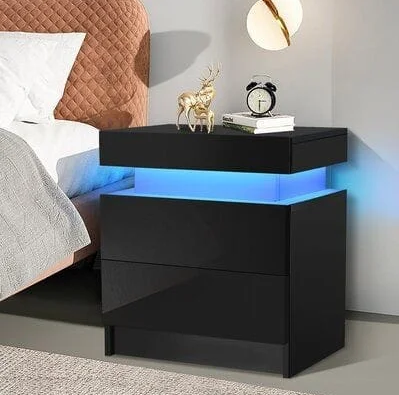 Table de chevet noire avec LED.