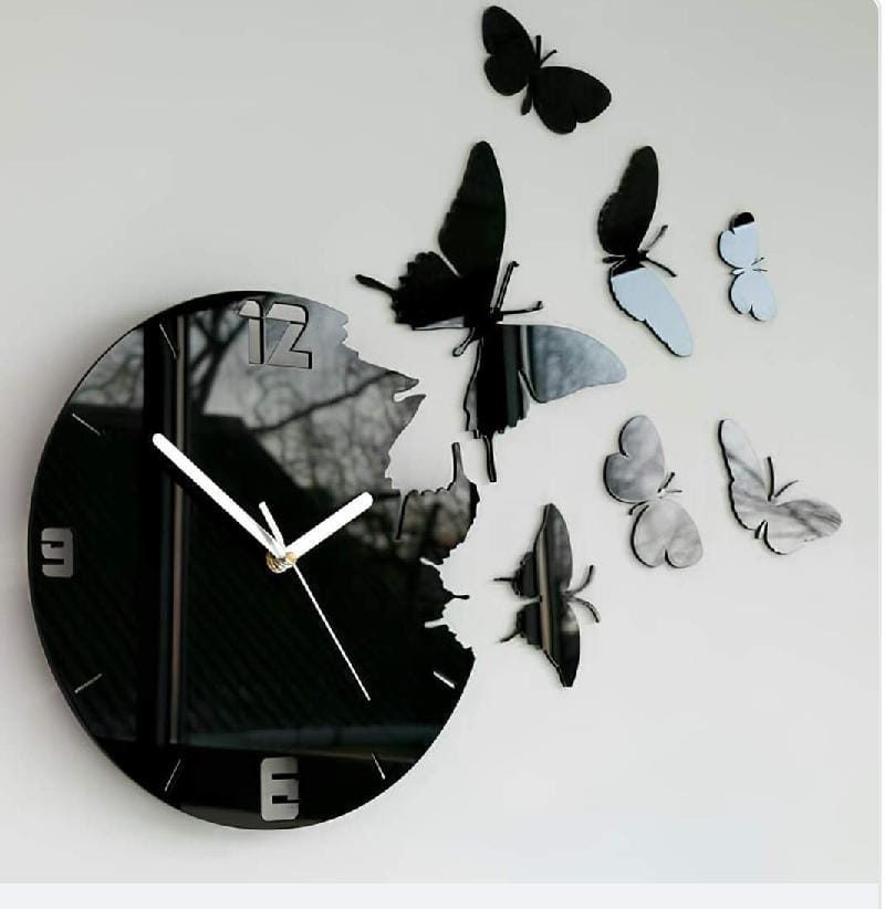 MONTRE Noir AVEC 3 PAPILLON