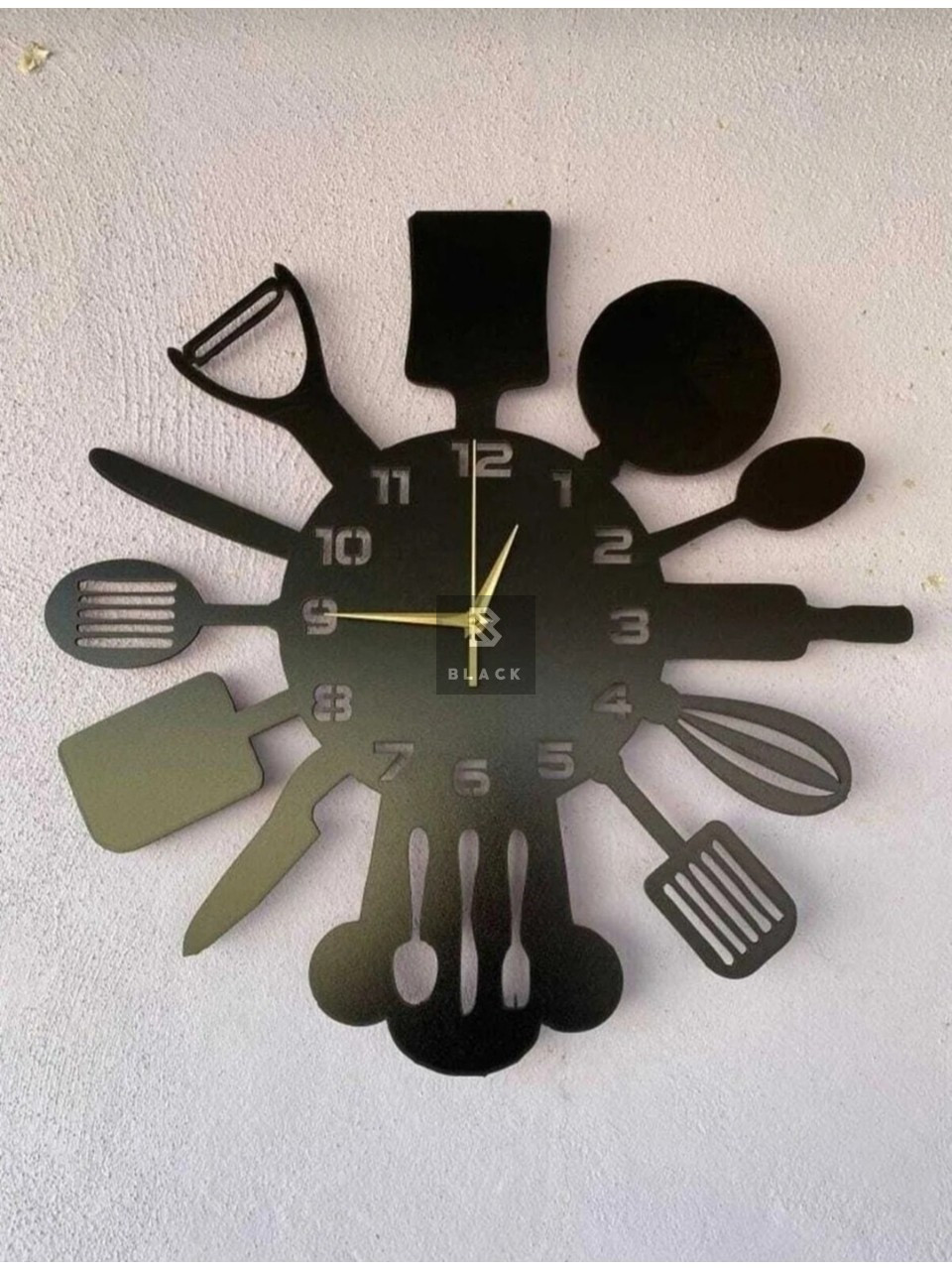 Ustensiles de cuisine en bois noir, fourchette, couteau, cuillère, horloge murale